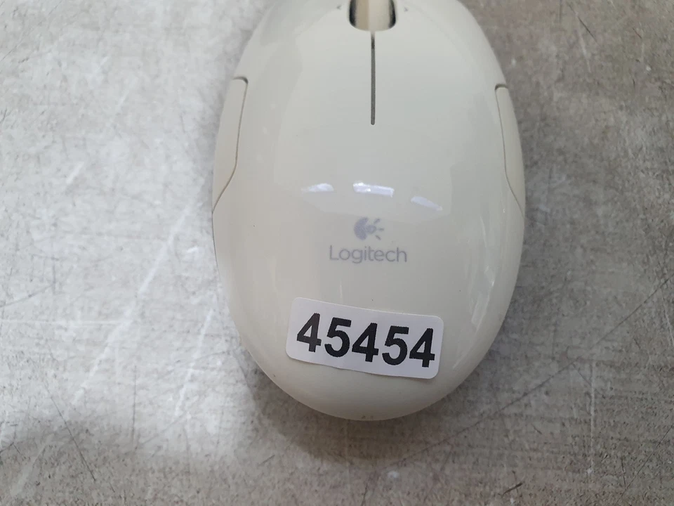 Logitech M-UAS144 Optical Mouse White Wired USB 2-Button Laser Scroll Wheel - Image 3 of 4