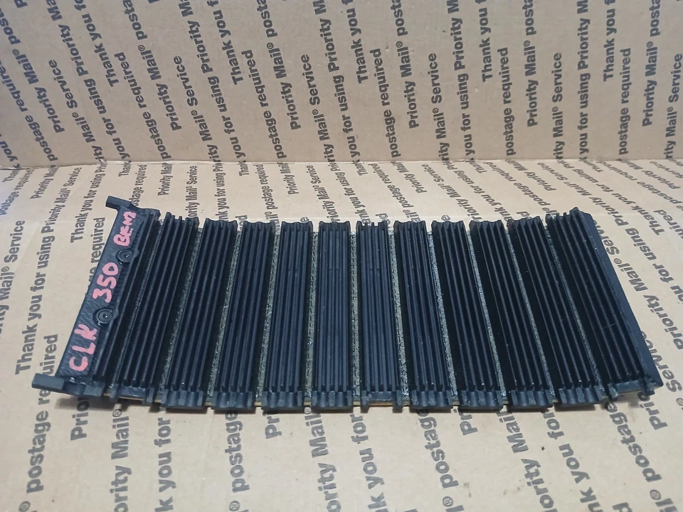 2006-2009 OEM Mercedes Benz CLK 350 Center Control Storage Slide Cover - Image 4 of 4