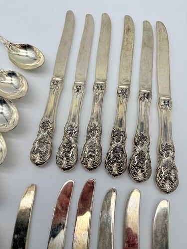 LOT 30 Pieces Rogers International Silver FRENCH ROSE Silverplate Spoons Forks - Picture 12 of 13
