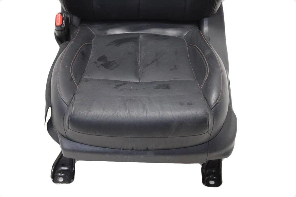 Front Seat MITSUBISHI ECLIPSE CROSS 21 - Imagem 4 de 4