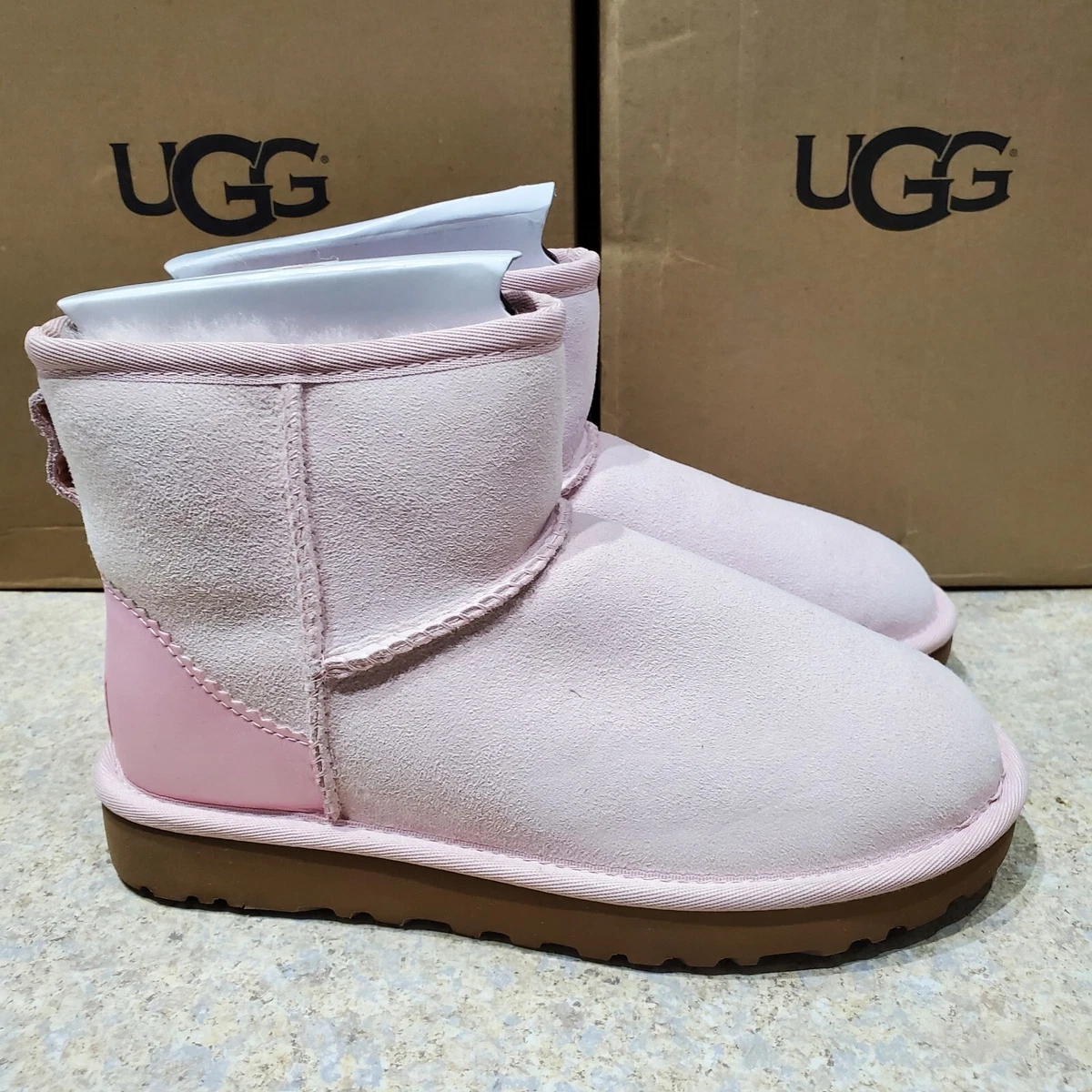 NEW WOMENS SIZE 5 SEASHELL PINK UGG CLASSIC MINI II METALLIC SUEDE