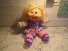 Vintage Cabbage Patch Kids 2016 CPK sitting doll blonde hair blue eyes
