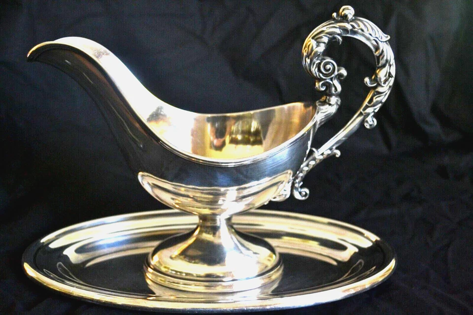 Sauciere casque métal argenté HALLOT 19 e Napoleon III - Photo 3/4