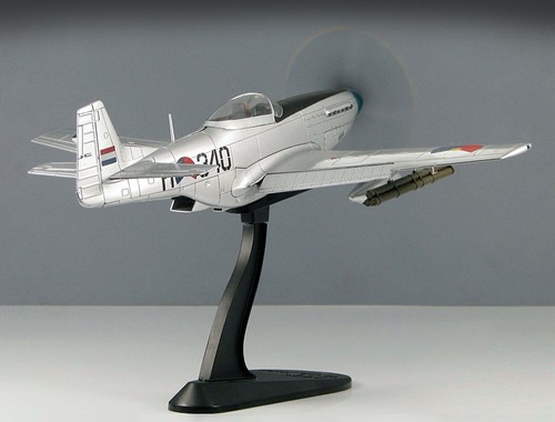 Hobby Master P-51D Mustang Netherland East Indies Air Force, 1945 1:48 HA7708 - Picture 7 of 7