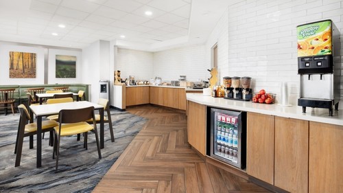 Marriott Farfield Suites Scranton PA 1 Night Hotel Room Stay $119 Value - Picture 14 of 14