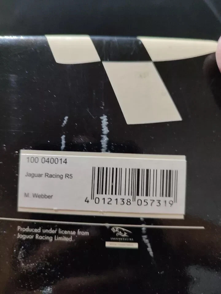 Minichamps 1:18 F1 Jaguar Racing R5 M.Webber - Immagine 3 di 3