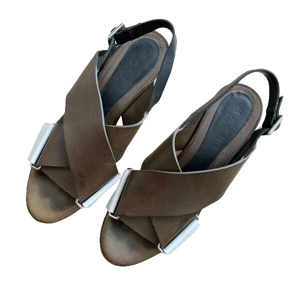 Sandálias superiores femininas de couro Marni wedge