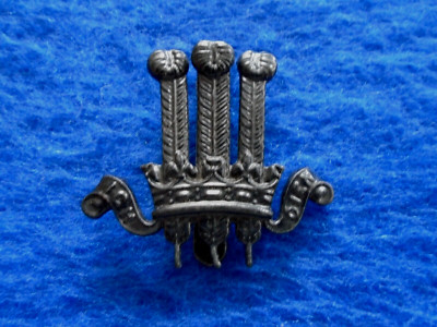 2ND KING EDWARD VII'S OWN GURKHA RIFLES (THE SIRMOOR RIFLES) GESCHWÄRZTES MÜTZENABZEICHEN