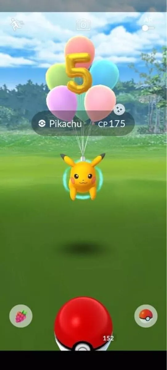 Pokémon GO Shiny Pikachu Flying With a 5-Shaped Balloon – Trade