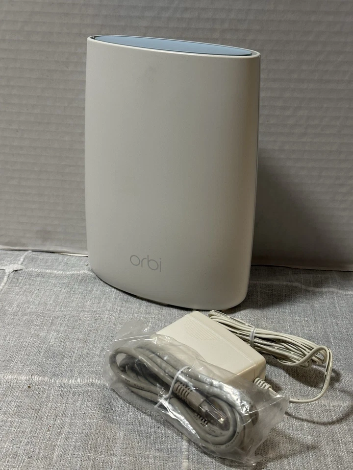 NETGEAR Orbi Router RBR50v2 AC3000 Tri-Band Wi-Fi Mesh System - Image 2 of 4