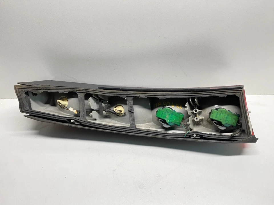90-96 CHEVROLET LUMINA FURGONETA MONTAJE LUZ TRASERA DERECHA OEM, 166-01376AR Foto 4 de 4