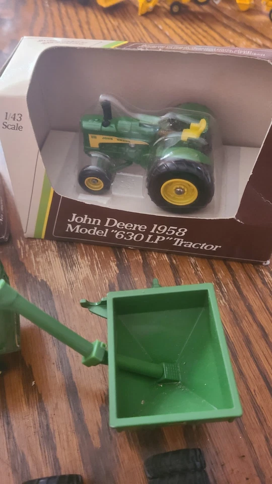 Ertl escala 1/46 y 1/64 Foto 4 de 4