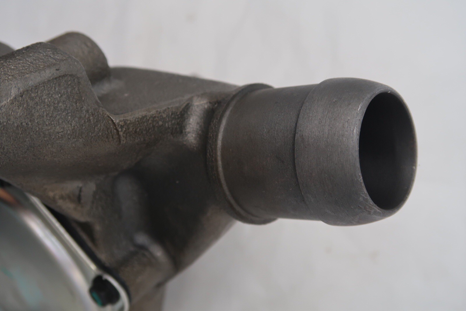 130-7090 GMB Water Pump New for Chevy Express Van SaVana Chevrolet 3500 GMC B7 image 8