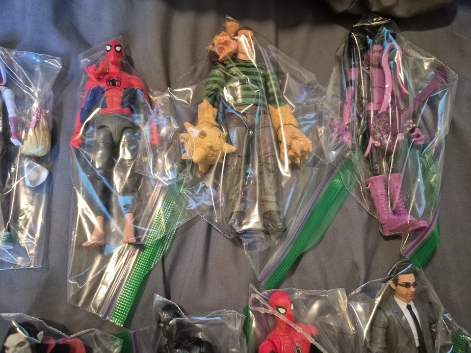 Lote de 12 bonecos do Homem-Aranha Marvel Legends - Imagem 3 de 4