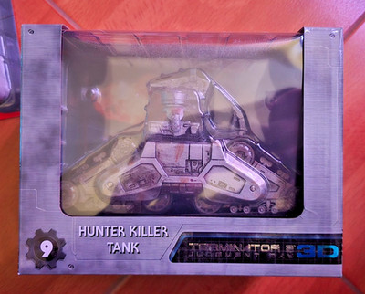 NECA Cinemachines DIE-CAST Terminator 2 Hunter Killer Tank T2