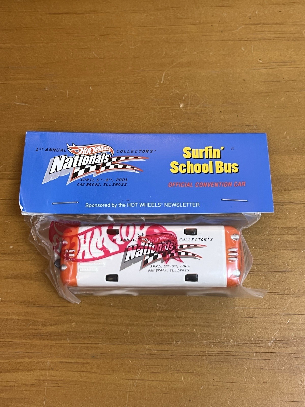 Hot Wheels 2001 1st Collectors Nationals Surfin' School Bus New Surfin