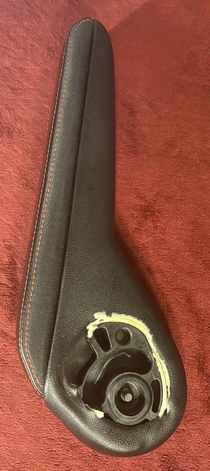 Reposabrazos para pasajero delantero DodgeCaravan/Town Country 11-20 negro rojo costuras OEM Foto 4 de 4