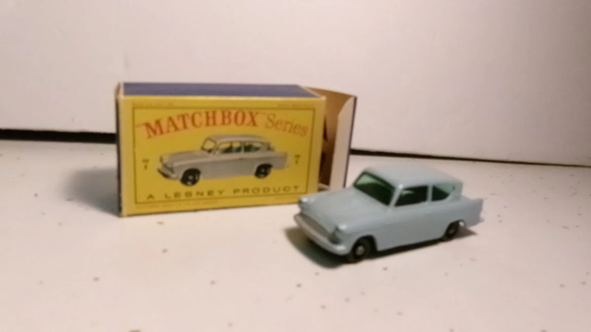 MATCHBOX No7 FORD ANGLIA シルバープラスチックタイヤ VTG LESNEY