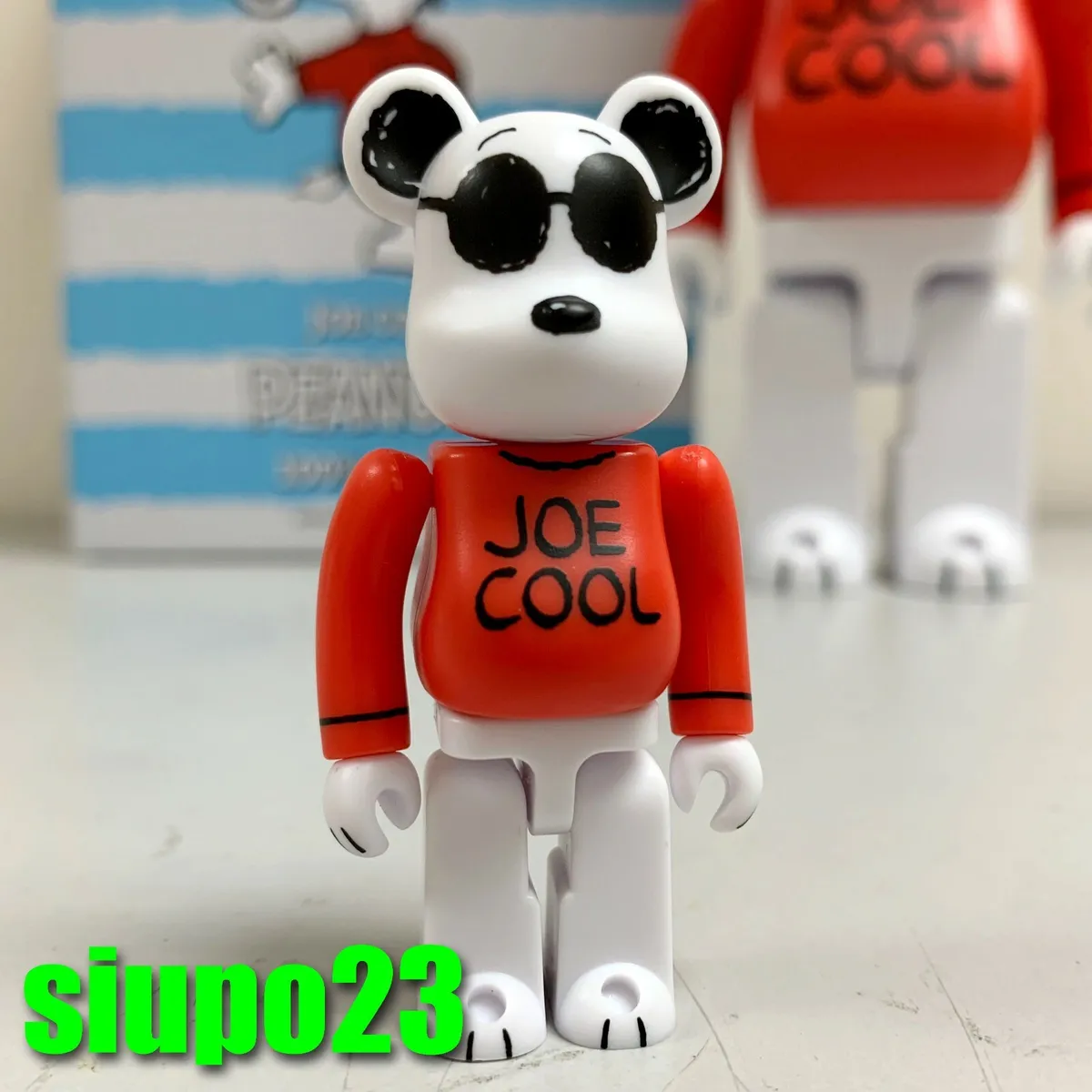 Medicom 400% + 100% Bearbrick ~ Peanuts Snoopy Be@rbrick Joe Cool Ver