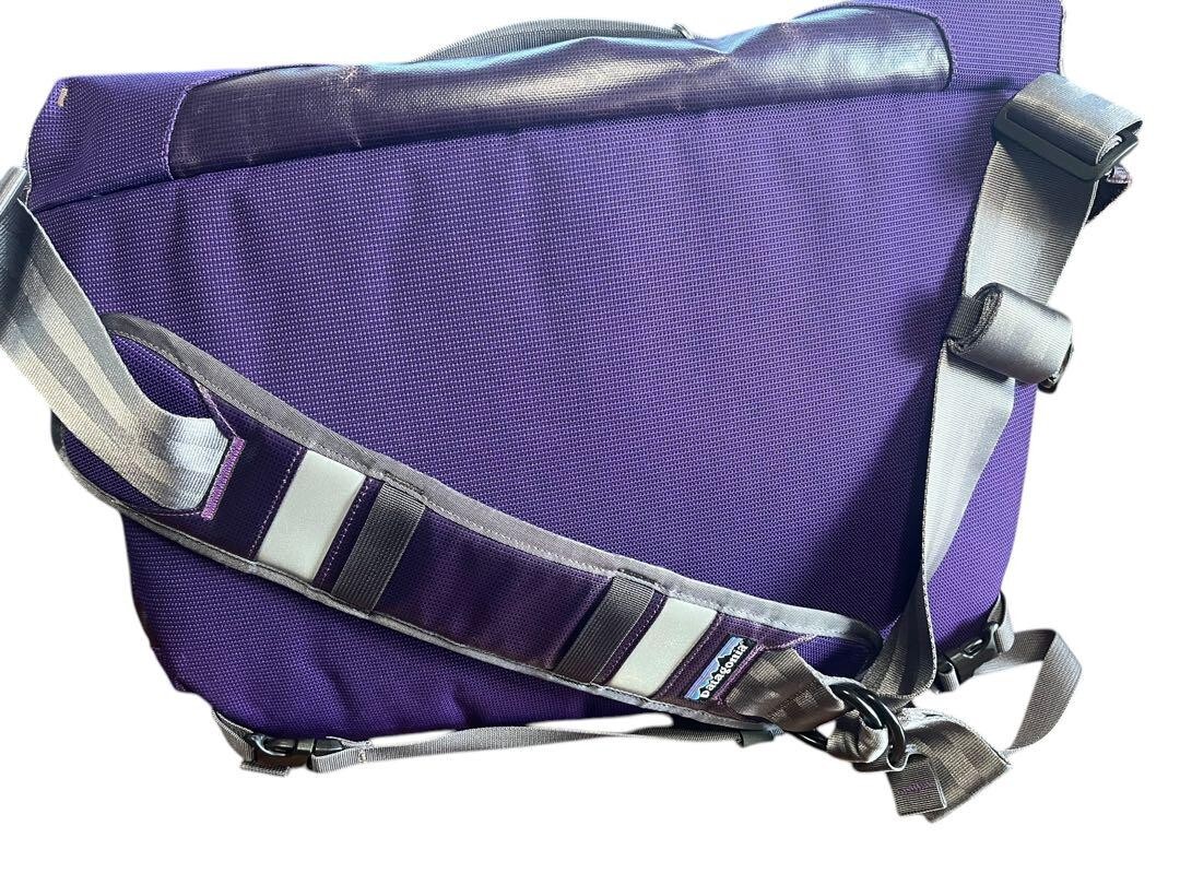 Patagonia Black Hole Messenger Bag 22L Purple SP16 Rare