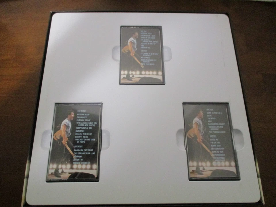 Bruce Springsteen & The E-Street Band Live/1975-1985, 3 Cassettes with Book 1986 - Image 3 of 4