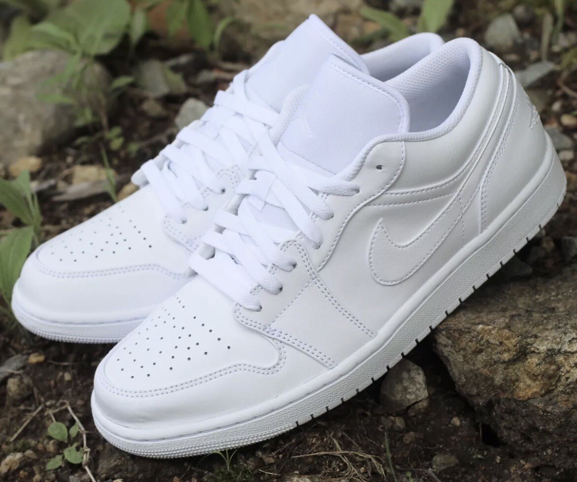 nike air jordan triple white low