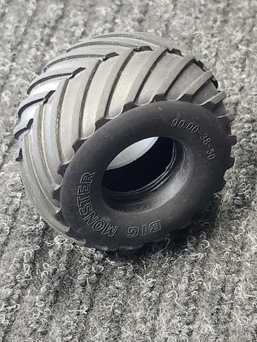 Original Big Monster Rubber Tire (Right) For Radio Shack Dash RC 4x4 Truck OEM - Picture 9 of 9
