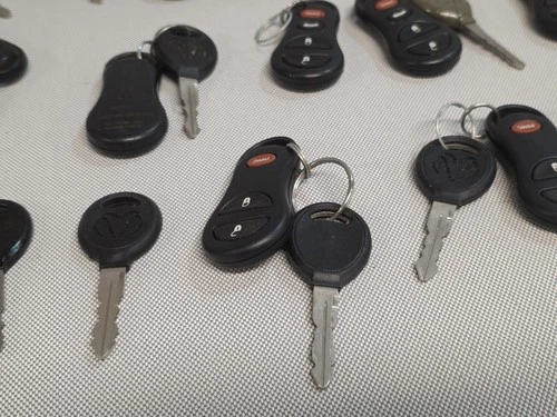 Lot OEM Dodge Chrysler Key Fobs Remotes & Cut Keys Untested Parts Repair image 3