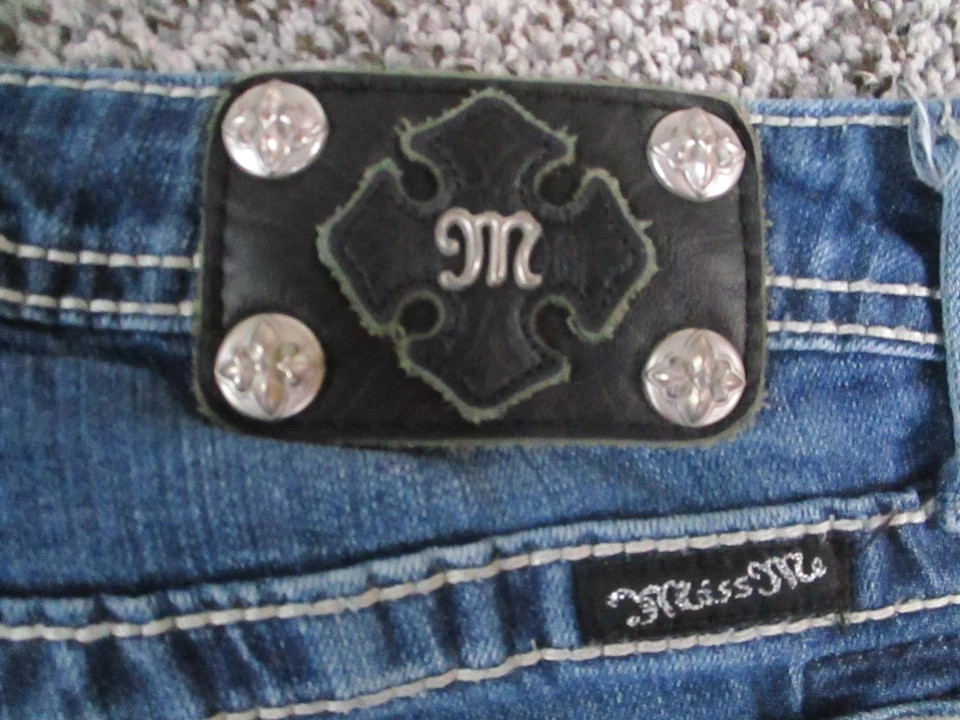 Miss Me 牛仔裤女孩 12 紧身 Fleur De Lis 装饰口袋牛仔布 24x29 — 第 4/4 张图片
