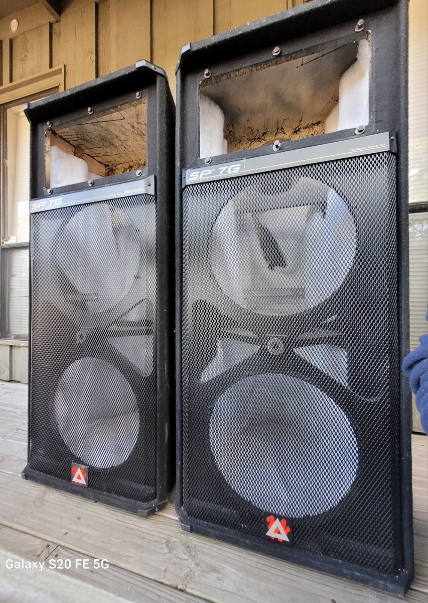 2x PEAVEY SP7G SPEAKER CABINETS-FOR 2x15