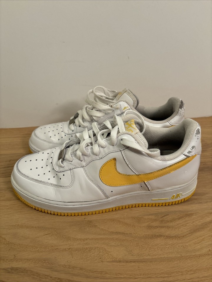 MENS NIKE AIR FORCE 1 LOW 315122172 WHITE/VARSITY MAIZE YELLOW SIZE 9