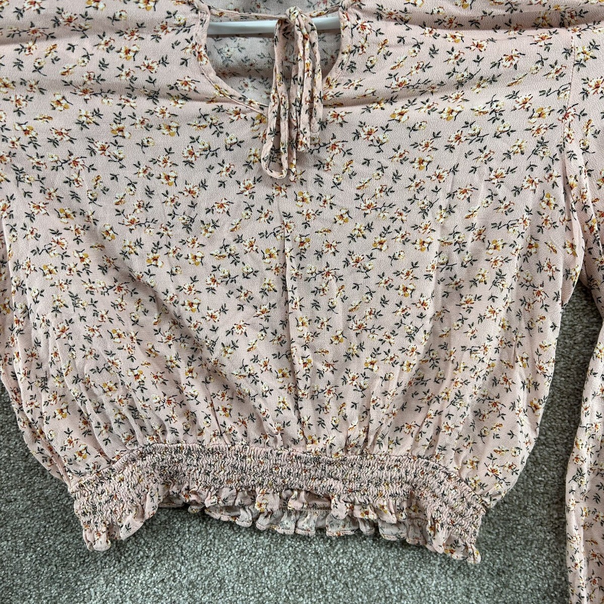 SO Juniors Size L Pink Ditsy Floral Long Sleeve Peasant