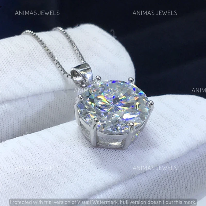 Collares solitarios de diamantes creados en laboratorio de corte redondo de 10 mm de plata de ley 925 real Foto 3 de 4