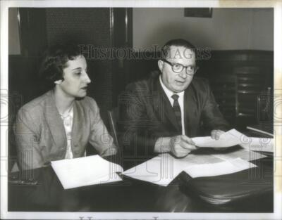 1960 Press Photo Dr Evelyn Kitagawa research training center