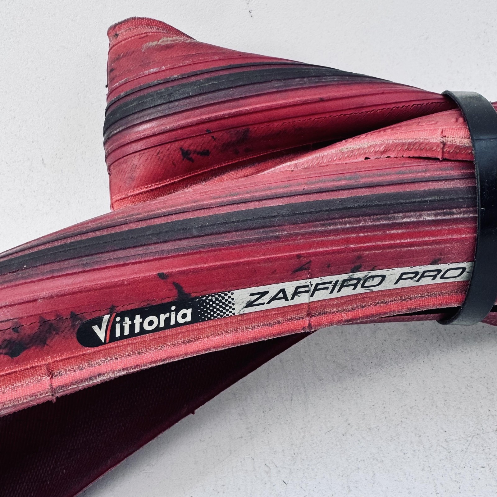 Vittoria Zaffiro Pro Home Trainer Tire 700x23c 23-622 Red Clincher Road Bike A93