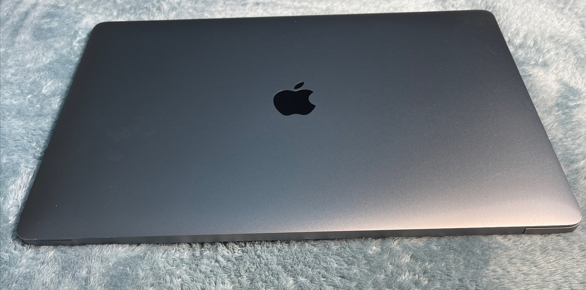 MacBook Pro（15インチ,2018）512GB/16GB〈MR942J/A〉④ 【公式通販】