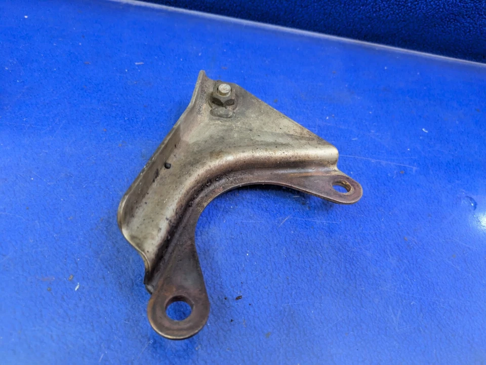 Soporte de montaje de escape OEM Infiniti 20713-1MC0A FX50 M56 Q70 conductor izquierdo Foto 3 de 3