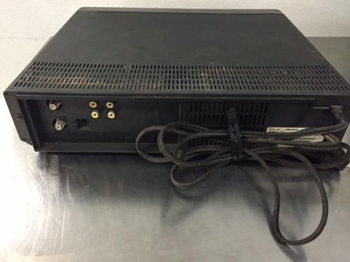 Hitachi VT-M251A VHS VCR Player - Picture 4 of 5