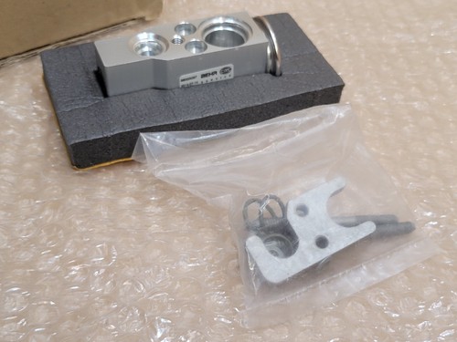 Hella 8UW351234-111 AC expansion valve For Xsara Picasso N68 Peugeot 206 6461.G5 - Picture 6 of 11