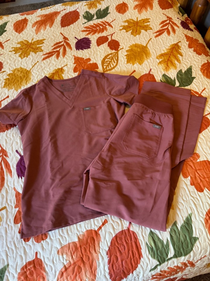 New Figs scrub set top size XS, bottom size S Long, washed but never