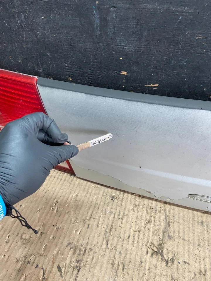 Cadillac Catera 2000-2001 panel maletero tapa respaldo matrícula Q3438 DG Foto 4 de 4