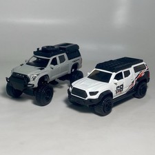 Maisto 2022 Toyota Tundra TRD Pro 1:52 & Hot Wheels Toyota Tacoma 1:43 pressofuso