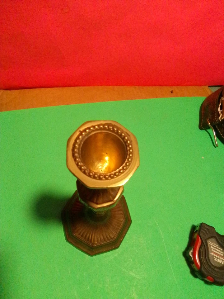 One de bougeoirs en bronce estilo Luis XVI vintage muy afilado y pesado  Foto 3 de 4