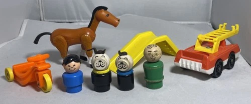 VTG Fisher Price Little People 2 People 2 Dogs Horse Slide Fire truck 3 Wheeler
