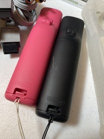 Nintendo Wii Bundle, 2 Controllers Nun Chucks 5 Games Wii Sports