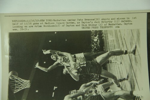 1957 Vintage College Basketball Press Photo University of Dayton v. Manhattan NY - Picture 3 of 4