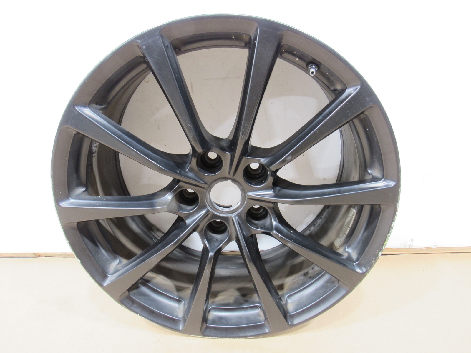 Aston Martin 2014 Front Wheel Rim R20 9J x 20 Size 20 Inch 14 ;$O