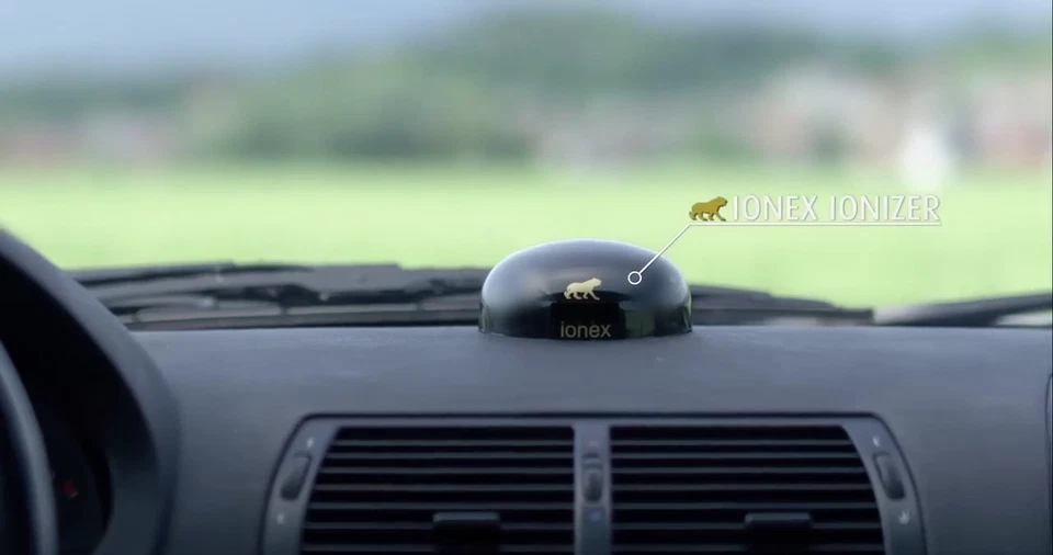 Ionizzatore Purificatore d'aria per auto. Generatore di Ioni Negativi - Immagine 3 di 4