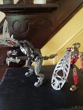 LEGO BIONICLE: Toa Lhikan and Kikanalo (8811) 100% complete
