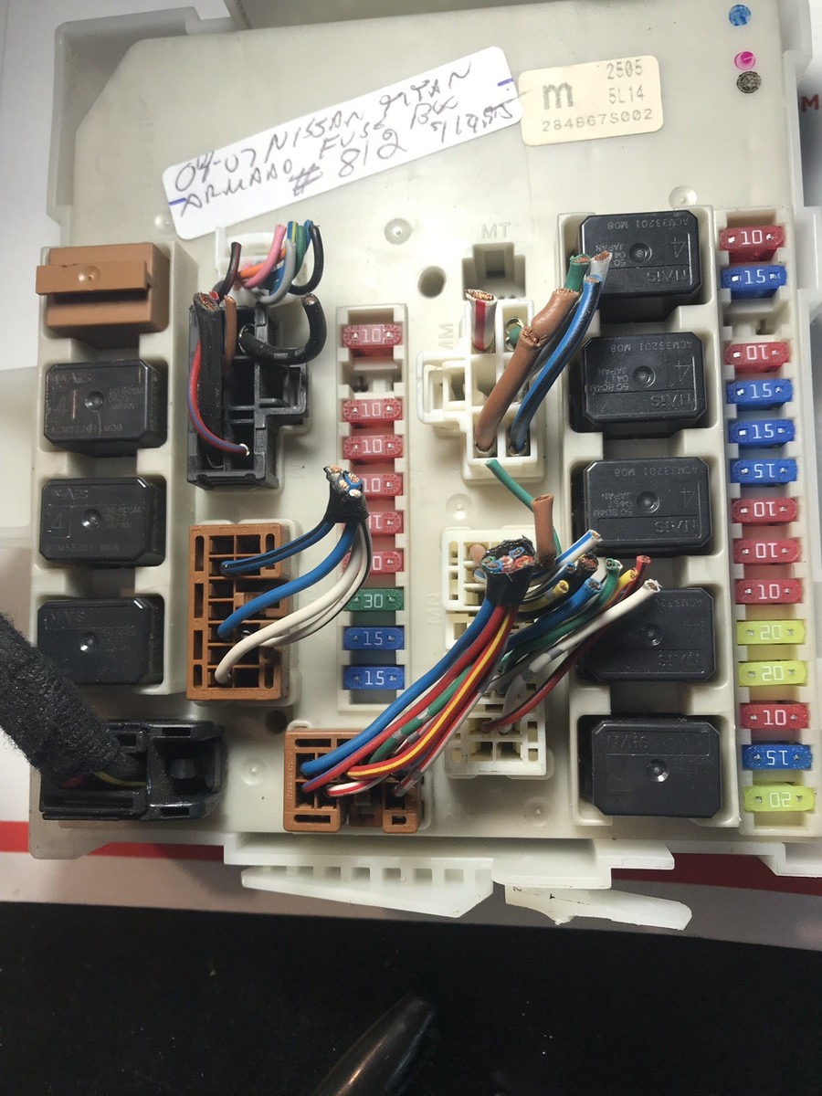 04-07 NISSAN TITAN ARMADA BODY CONTROL MODULE FUSE BOX 284B6 04-07 NISSAN TITAN ARMADA BODY CONTROL MODULE FUSE BOX 284B6
